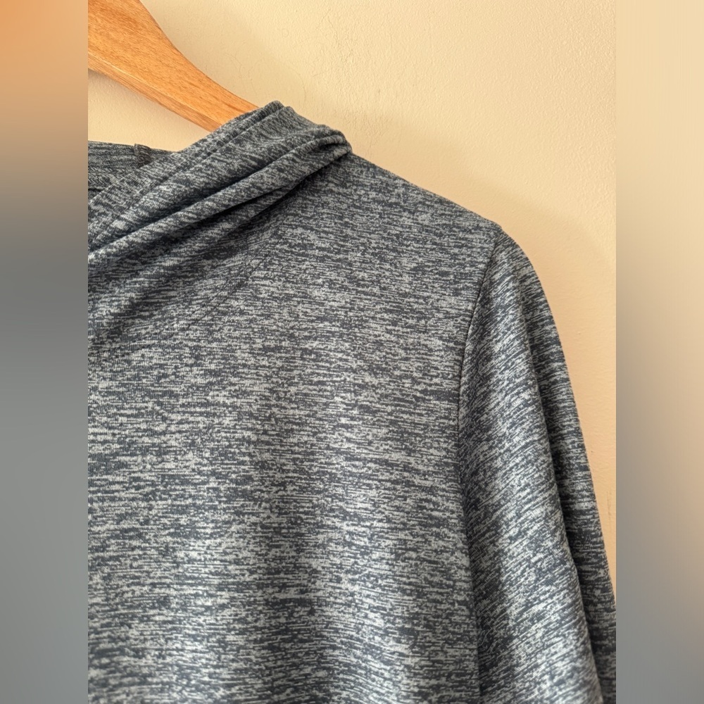 Nike Lightweight Long‎ Sleeve Athletic Dri-Fit Hoodie - Picture 2 of 5